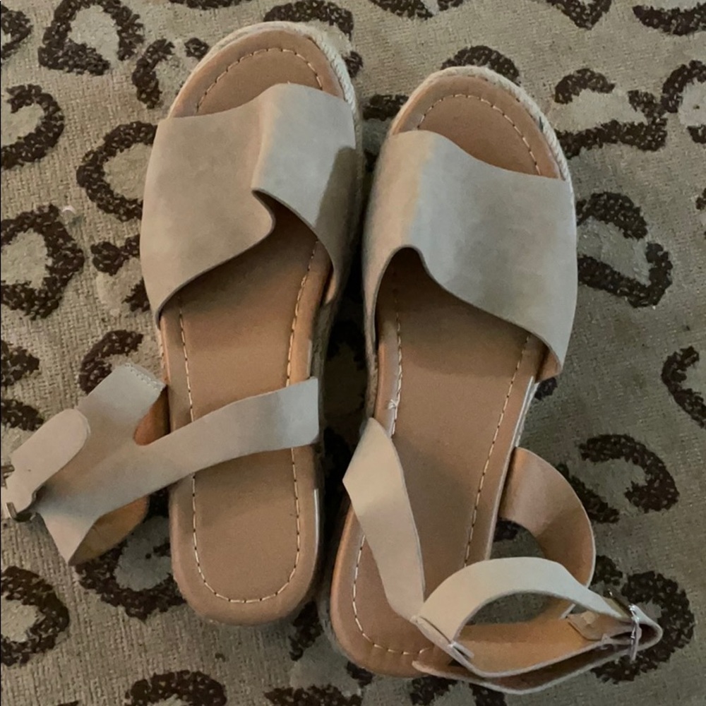SANDALS - Picture 5 of 6